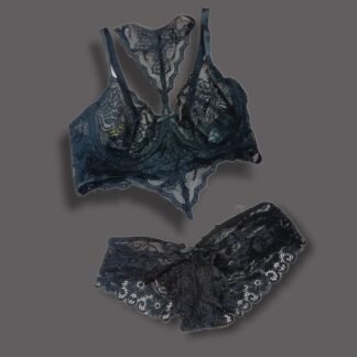 CONJUNTO DE LENCERÍA CON PAÑUELO