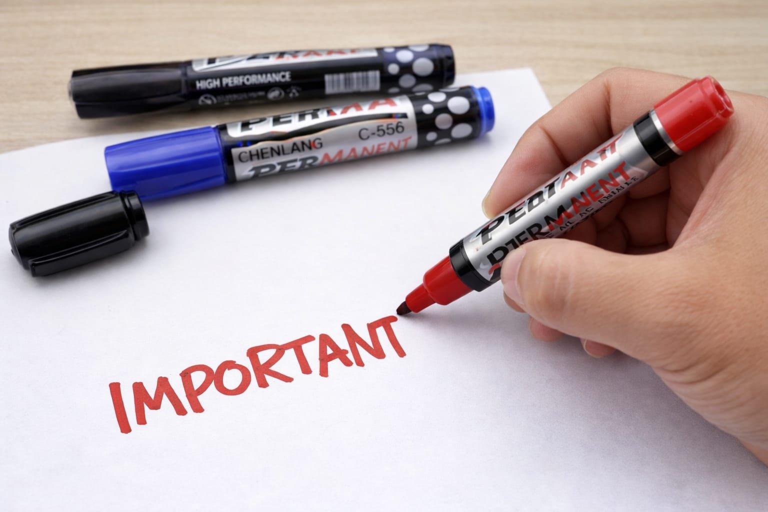 PACK 3 PLUMONES PERMANENTES PUNTA GRUESA SUAVE SURTIDO - Imagen 2