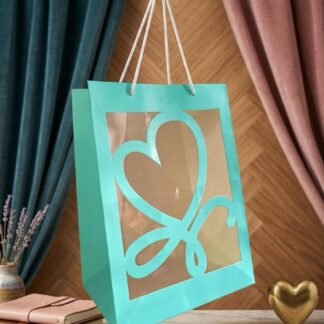BOLSA DE REGALO CON VENTANA Y CORAZON 35X25X18 CM